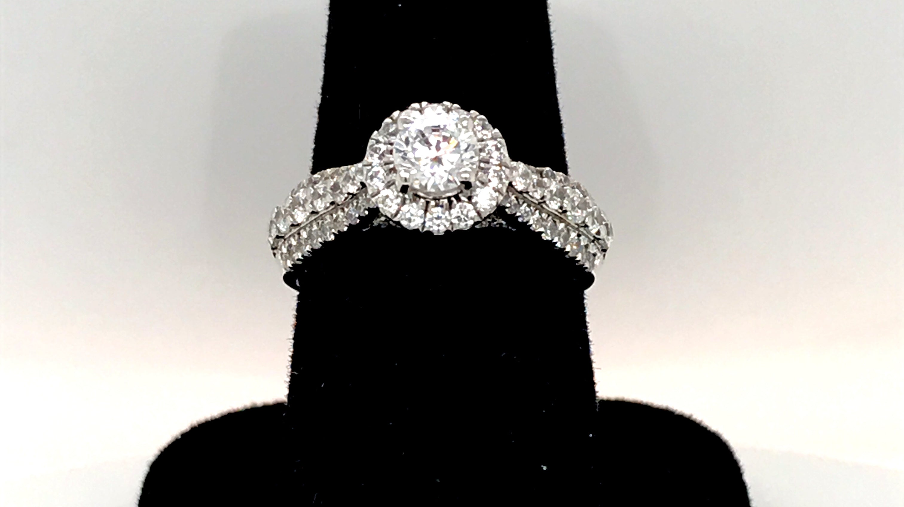 Holiday Shopping near Bremen In at Fernbaugh's Jewelers