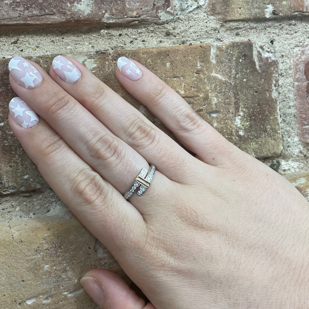 SallyK 14KW/Y Cross Over Diamond Ring with Gold Bar in Middle on hand