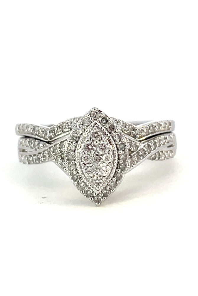 front view of 10kw marquise shaped wedding set