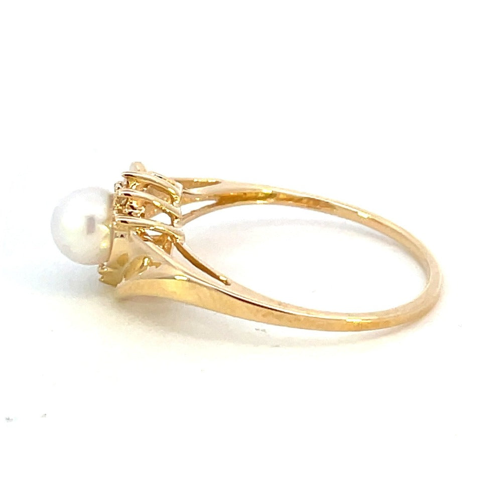 10KY Pearl and Diamond Ring side 2