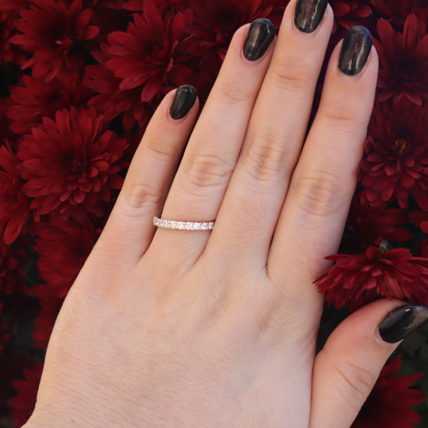 1/3 ctw shared prong band on hand
