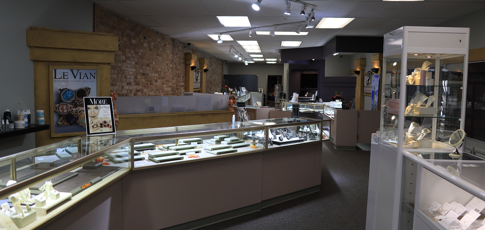 Holiday Shopping for Diamond Jewelry in Plymouth IN