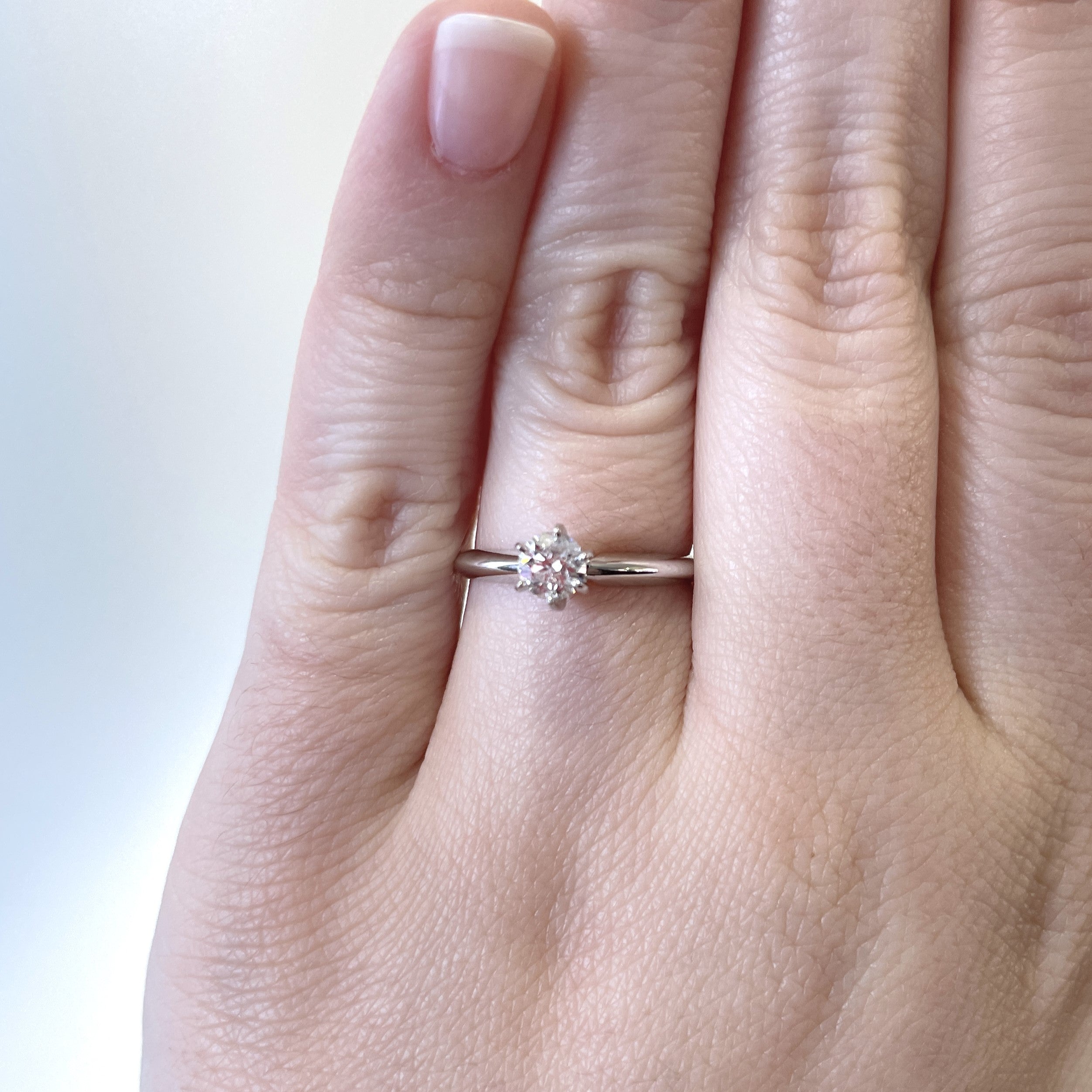 Round cut diamond solitaire ring Clearance