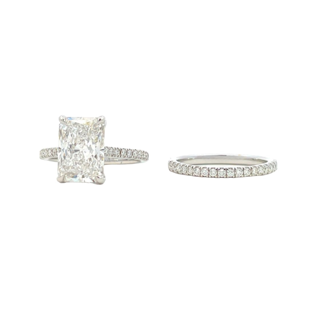 Lab-Grown Diamond Wedding Set with Radiant Center