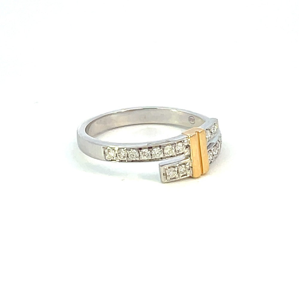 SallyK 14KW/Y Cross Over Diamond Ring with Gold Bar in Middle_Side 1_130-01278