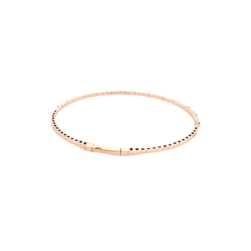 clasp of rose gold bangle