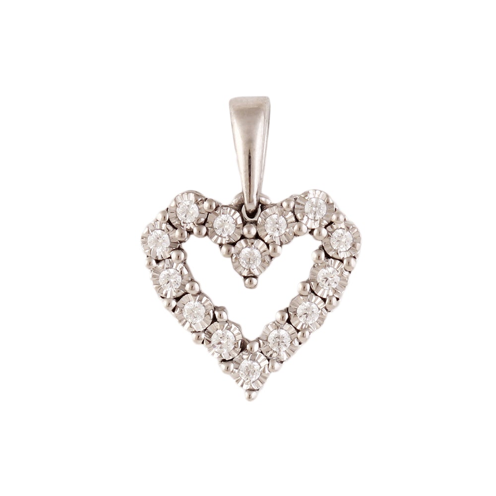 diamond heart pendant in 10k white gold (1/10 ct tw.)